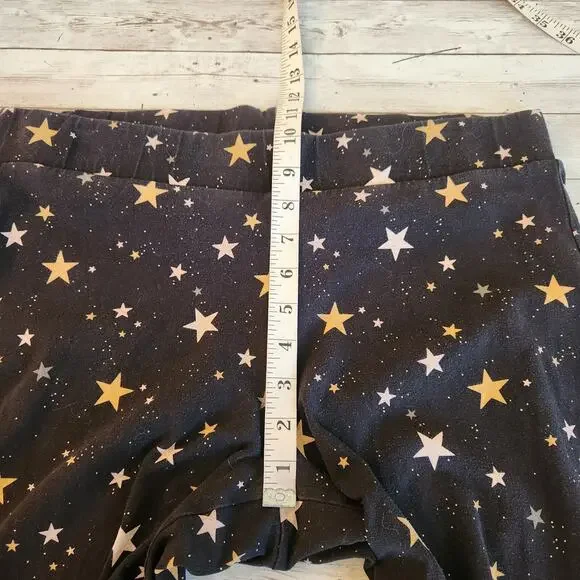 Torrid Capri Premium Legging Black Star Clusters Wide Waist Size 2X - Picture 5 of 6